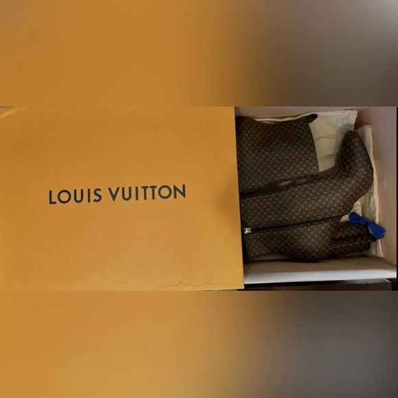 LOUIS VUITTON WOMEN'S Silhouette Ankle Boots Micro Monogram EUC FULL INCLUSION - Picture 12 of 12